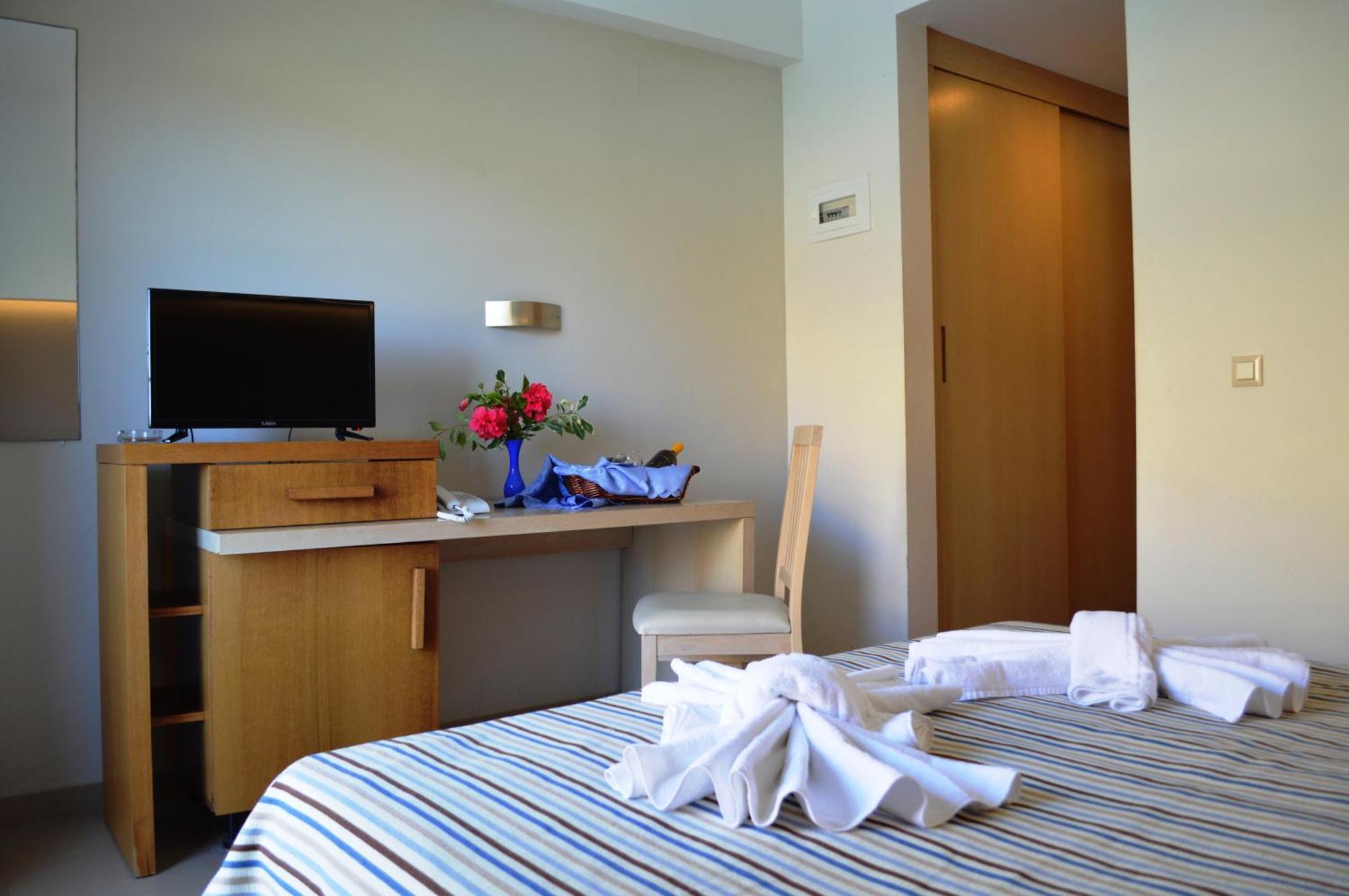 Matala Bay Hotel & Apartments Room photo