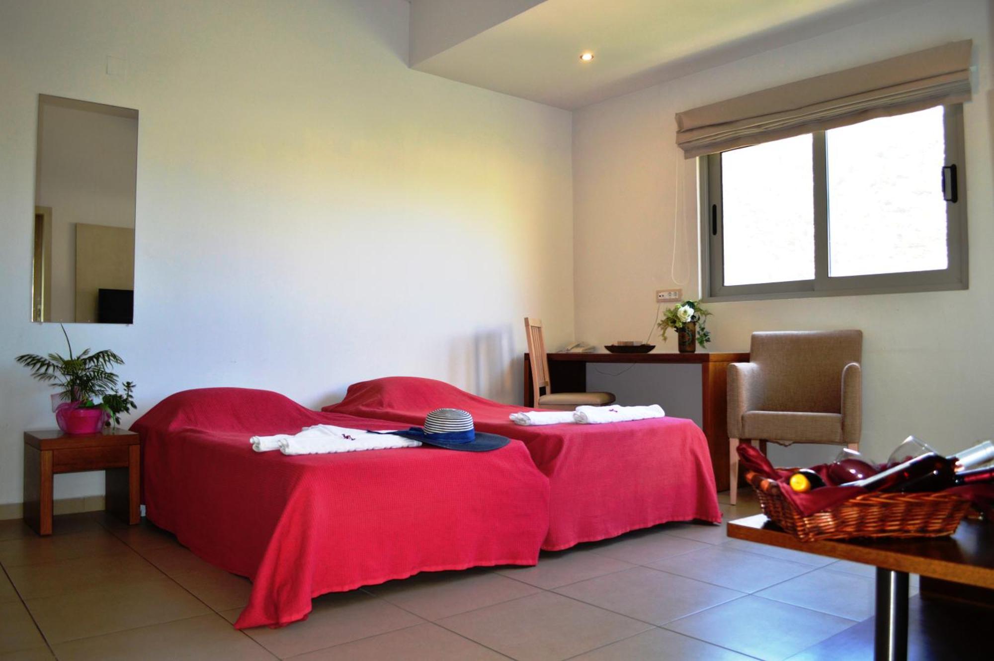 Matala Bay Hotel & Apartments Room photo